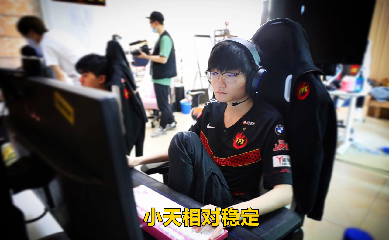Karsa迎来十五赛季出色发挥，IG观众热烈欢呼！
